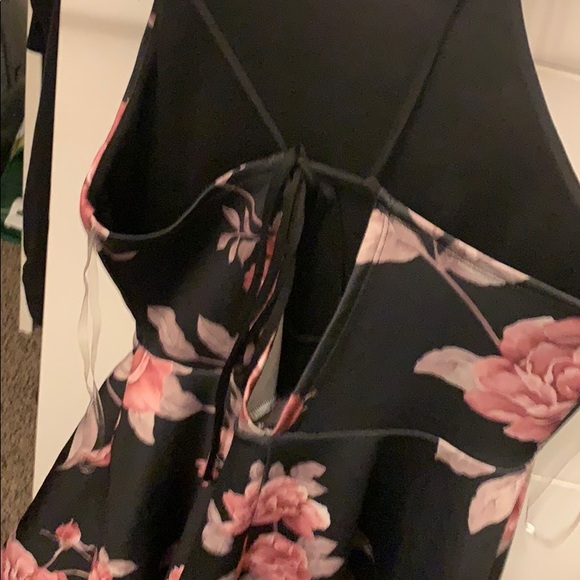 Halter floral dress - Picture 2 of 2